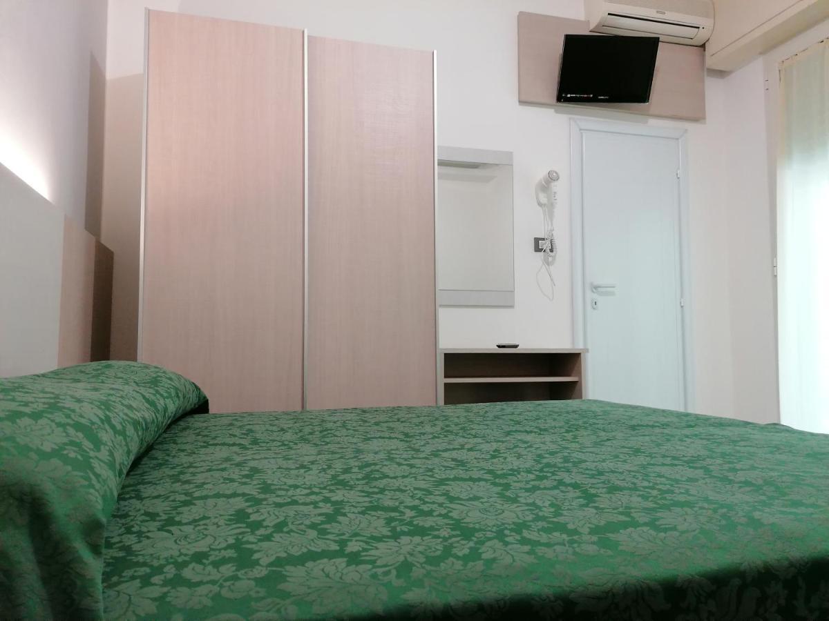 Hotel Andrea'S Rimini Exterior photo
