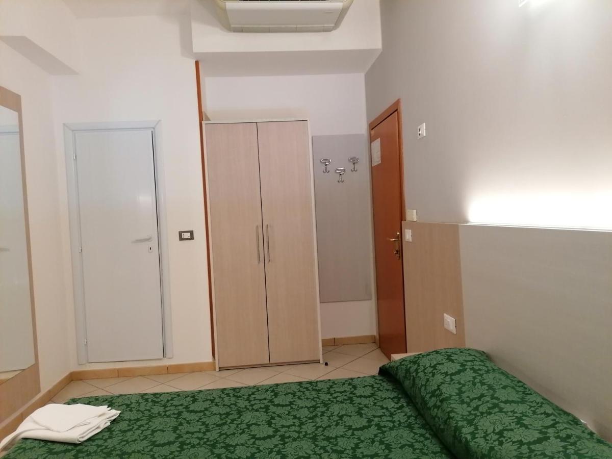 Hotel Andrea'S Rimini Exterior photo